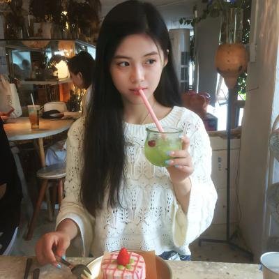 退圈后，被双大佬宠翻了